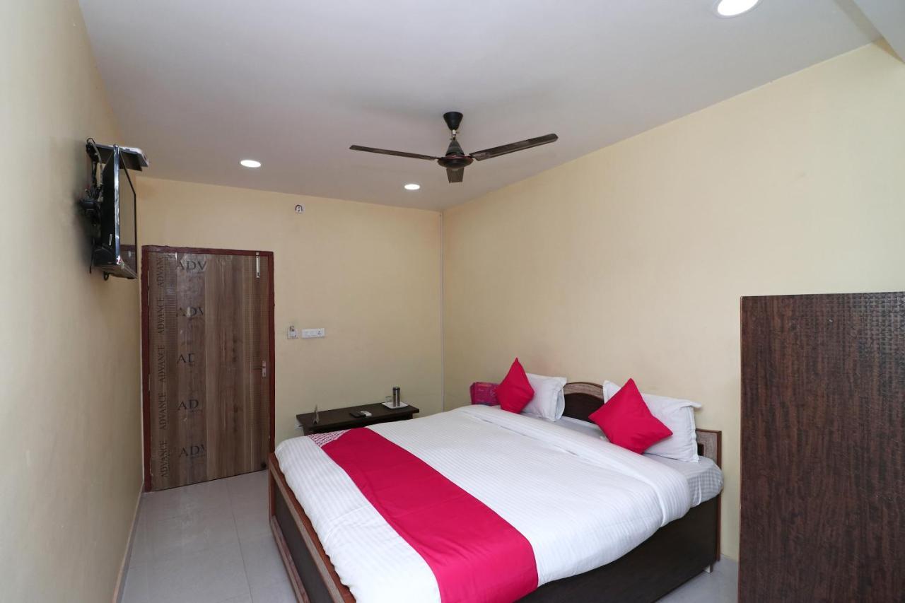Oyo 15355 Govind Guest House جوراكبور المظهر الخارجي الصورة