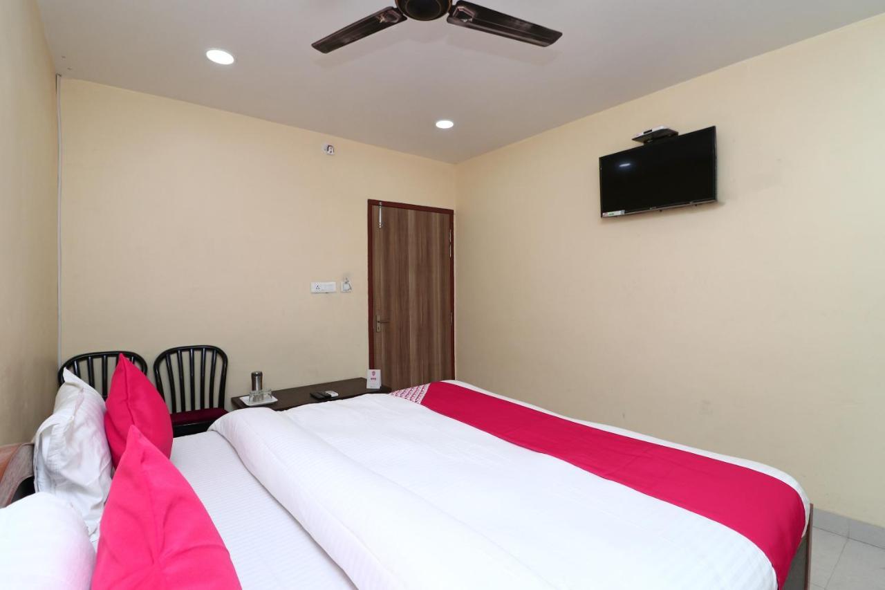 Oyo 15355 Govind Guest House جوراكبور المظهر الخارجي الصورة
