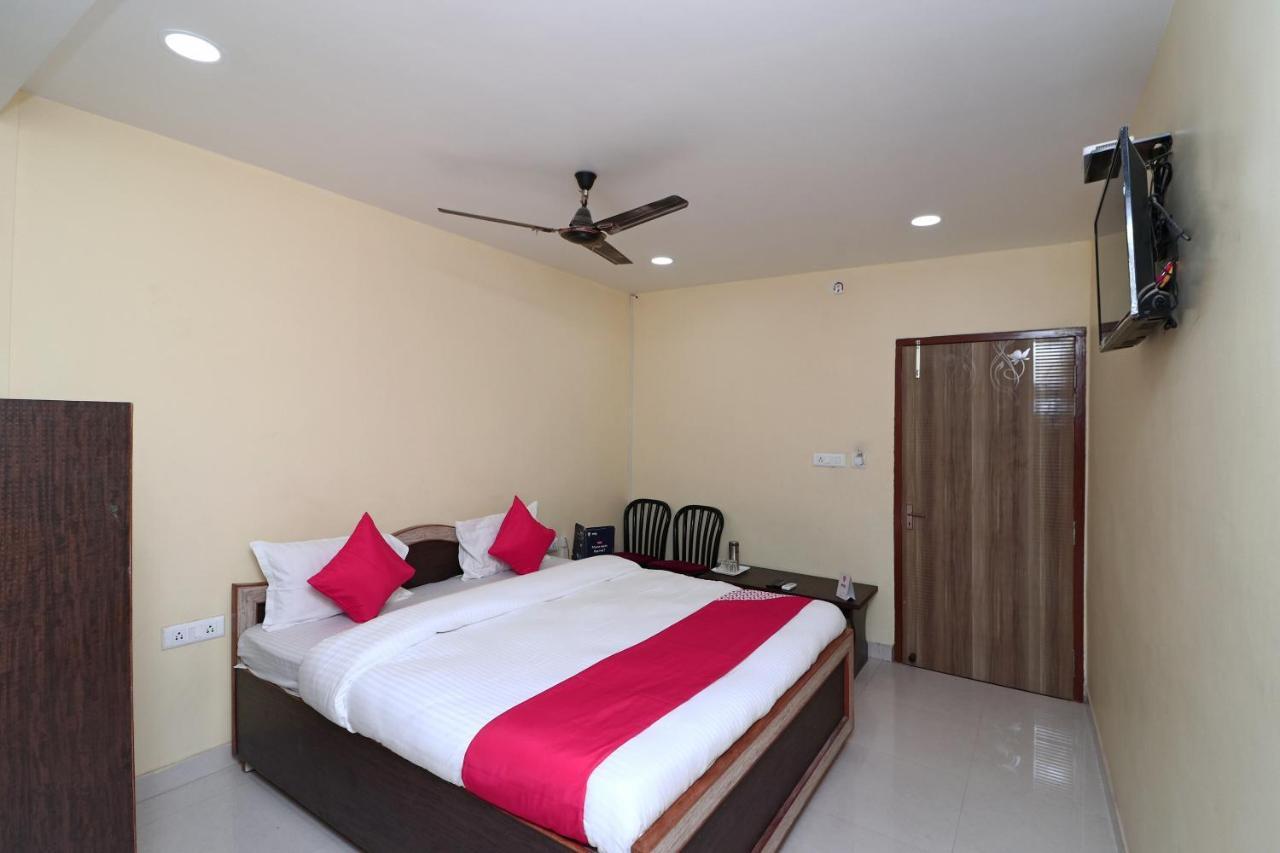 Oyo 15355 Govind Guest House جوراكبور المظهر الخارجي الصورة