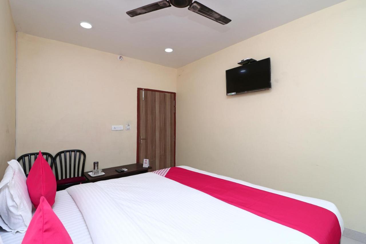 Oyo 15355 Govind Guest House جوراكبور المظهر الخارجي الصورة